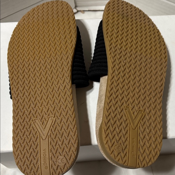 Vionic Evie knit Women's Black and Gold Slide Sandals. Like new! - Picture 6 of 6